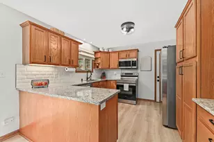 2909 Berkshire Ct, Waukesha, WI 53188 - Photo 9