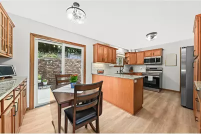 2909  Berkshire Ct, Waukesha, WI 53188 - Photo 7