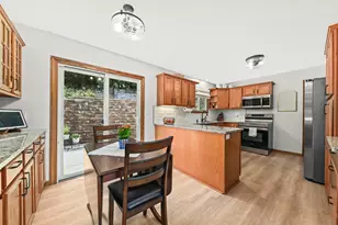 2909 Berkshire Ct, Waukesha, WI 53188 - Photo 7