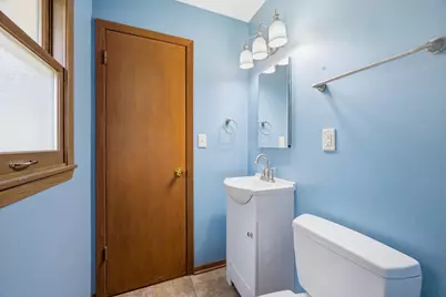 211  Maple St, Grafton, WI 53024 - Photo 9
