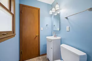 211 Maple St, Grafton, WI 53024 - Photo 9