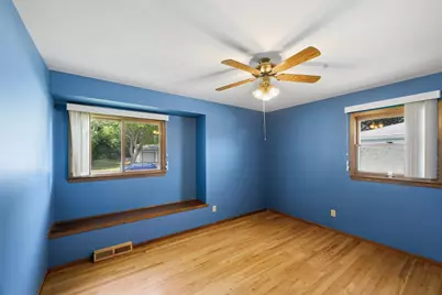 211  Maple St, Grafton, WI 53024 - Photo 11