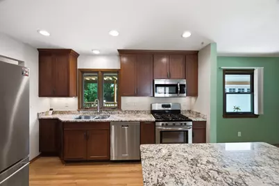 211  Maple St, Grafton, WI 53024 - Photo 5