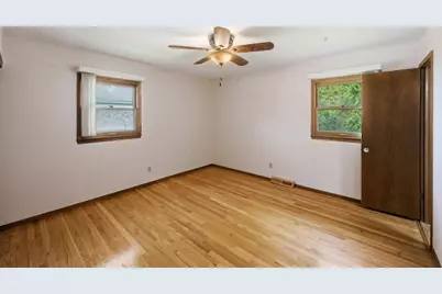 211  Maple St, Grafton, WI 53024 - Photo 7