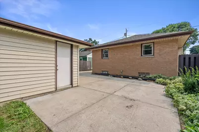 2722 E Denton Ave, Saint Francis, WI 53235 - Photo 29
