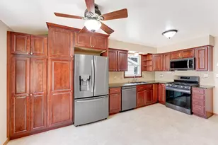 5710 Freedy Ave, Racine, WI 53406 - Photo 7