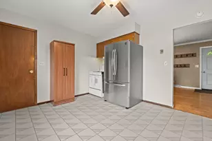 6108 57th Ave, Kenosha, WI 53142 - Photo 3
