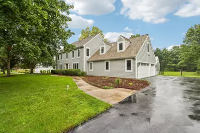 165  Hickory Dr, Delafield, WI 53018 - Photo 3