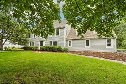 165  Hickory Dr, Delafield, WI 53018 - Photo 5