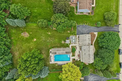 165  Hickory Dr, Delafield, WI 53018 - Photo 89