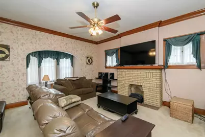 809  Lincoln Ave, Waukesha, WI 53186 - Photo 11