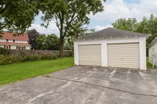 809 Lincoln Ave, Waukesha, WI 53186 - Photo 3