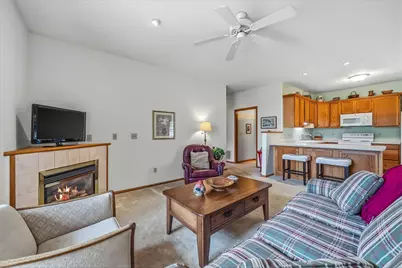 827  Cheyenne Ave #Unit D, Grafton, WI 53024 - Photo 5