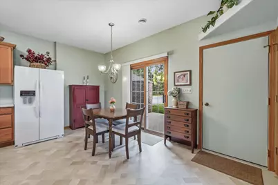 827  Cheyenne Ave #Unit D, Grafton, WI 53024 - Photo 11