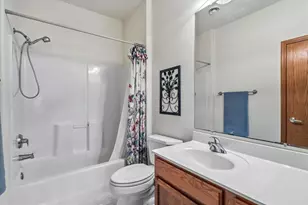 827 Cheyenne Ave, Grafton, WI 53024 - Photo 17