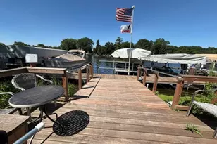 240 Marina Ct, Racine, WI 53185 - Photo 5