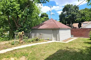 2372 N 44th St, Milwaukee, WI 53210 - Photo 15