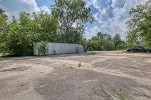 20060 W Greenfield Ave, Brookfield, WI 53045 - Photo 25