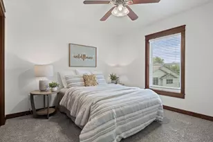 406 Coronado Cir, Onalaska, WI 54650 - Photo 11