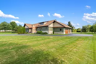 S90W32800 Granite Trail, Mukwonago, WI 53149 - Photo 3