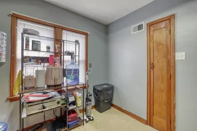 20060 W Greenfield Ave, Brookfield, WI 53045 - Photo 5