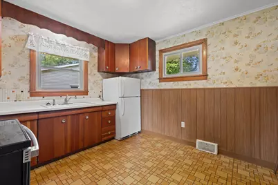 3316  3 Mile Rd, Racine, WI 53404 - Photo 7