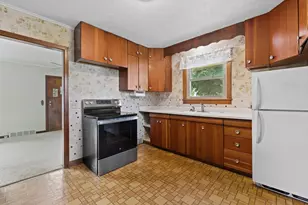3316 3 Mile Rd, Racine, WI 53404 - Photo 5