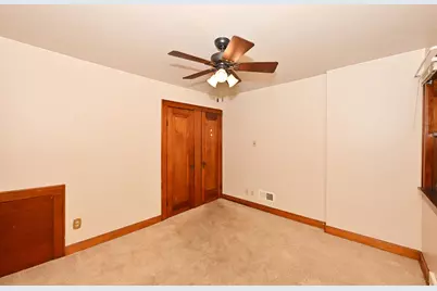 1828 E Eden Pl, Saint Francis, WI 53235 - Photo 13
