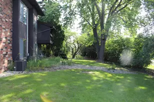 2240 W Good Hope Rd, Glendale, WI 53209 - Photo 21