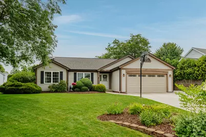605 E Quail Run, Oak Creek, WI 53154 - Photo 3
