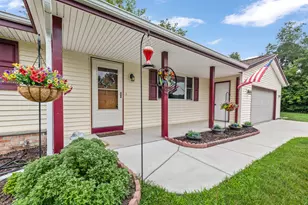 7841 Pathfinder Ln, Farmington, WI 53090 - Photo 3