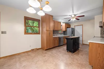 7841  Pathfinder Ln, Farmington, WI 53090 - Photo 5