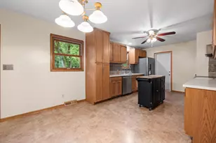 7841 Pathfinder Ln, Farmington, WI 53090 - Photo 5