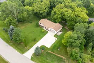 7841 Pathfinder Ln, Farmington, WI 53090 - Photo 31