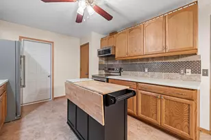 7841 Pathfinder Ln, Farmington, WI 53090 - Photo 7