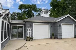 8208 N Santa Monica Blvd, Fox Point, WI 53217 - Photo 33