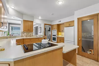 8208 N Santa Monica Blvd, Fox Point, WI 53217 - Photo 15