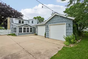 8208 N Santa Monica Blvd, Fox Point, WI 53217 - Photo 35
