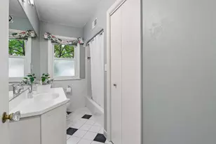8208 N Santa Monica Blvd, Fox Point, WI 53217 - Photo 19