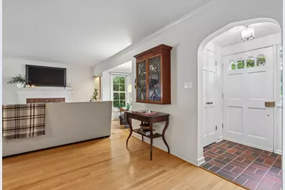 8208 N Santa Monica Blvd, Fox Point, WI 53217 - Photo 5