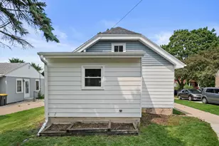1209 Ellis St, Waukesha, WI 53186 - Photo 7