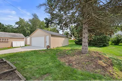 1209  Ellis St, Waukesha, WI 53186 - Photo 9