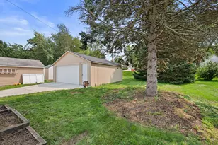 1209 Ellis St, Waukesha, WI 53186 - Photo 9