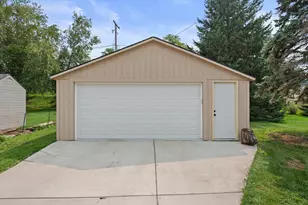 1209 Ellis St, Waukesha, WI 53186 - Photo 5