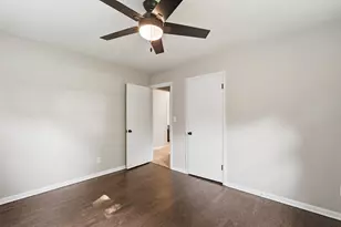 7526 W County Line Rd, Mequon, WI 53092 - Photo 35