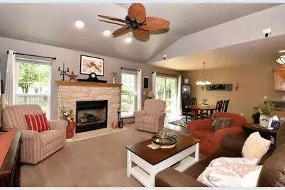 3608  Rivers Crossing Dr, Waukesha, WI 53189 - Photo 5