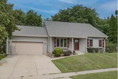 980  Bartlett Dr, Oconomowoc, WI 53066 - Photo 3