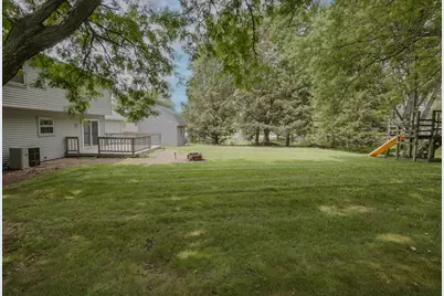 980  Bartlett Dr, Oconomowoc, WI 53066 - Photo 23
