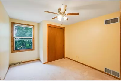 980  Bartlett Dr, Oconomowoc, WI 53066 - Photo 17