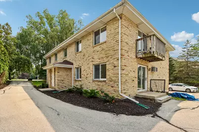 410  Cheviot Chase - #2, Waukesha, WI 53186 - Photo 3